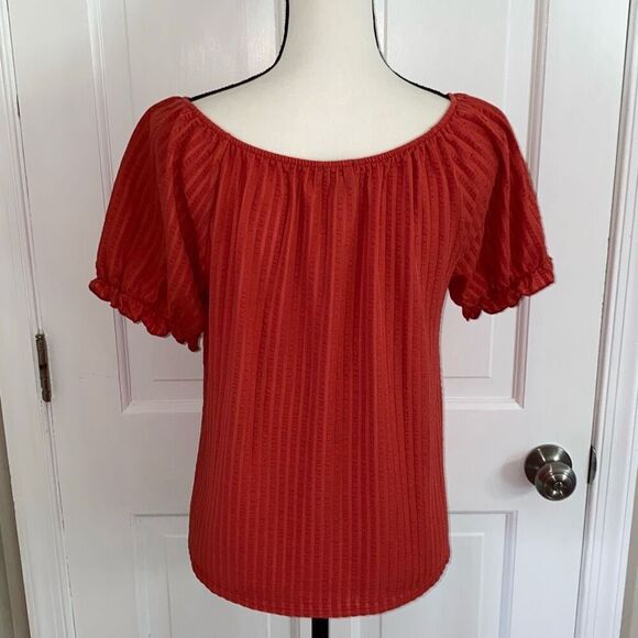 W5 short puff sleeve blouse with button detail size M - Picture 5 of 7